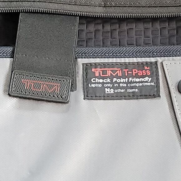 Tumi Alpha 2 T-Pass Medium Screen Laptop Briefcase Bag VGUC 26516D2 Initials - Picture 8 of 11
